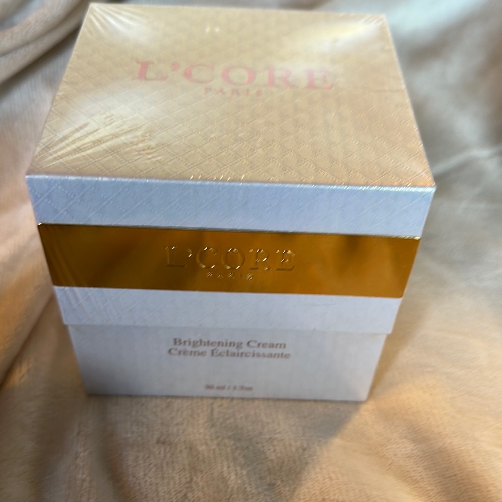 Brightening Cream - Gold and White